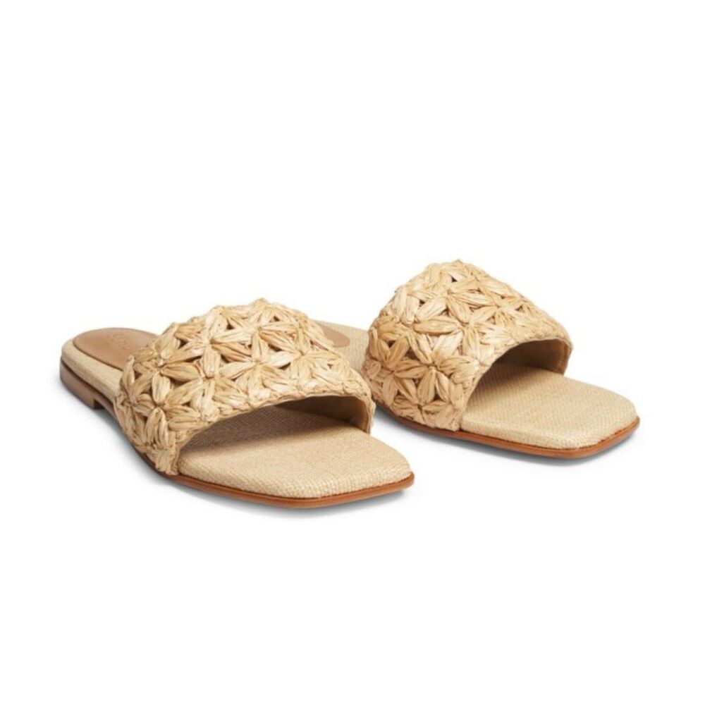 New! Schutz “Ayla” Flat Sandal. Perola color (natural). Size 9.5